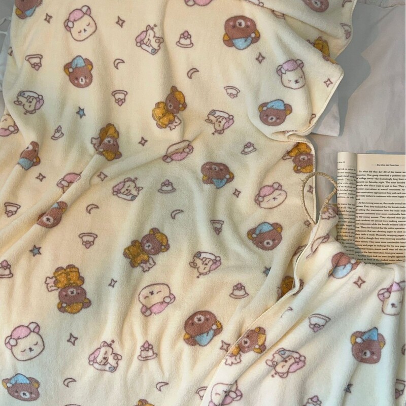 Carefully Selected Bear-Shaped Bath Towel, Soft Coral Fleece, Absorbent, Quick-Drying, Non-Shedding, Thickened Bath Wrap, Cute for Couples Carefully Selected Bear-Shaped Bath Towel, Soft Coral Fleece, Absorbent, Quick-Drying, Non-Shedding, Thickened Bath Wrap, Cute for Couples