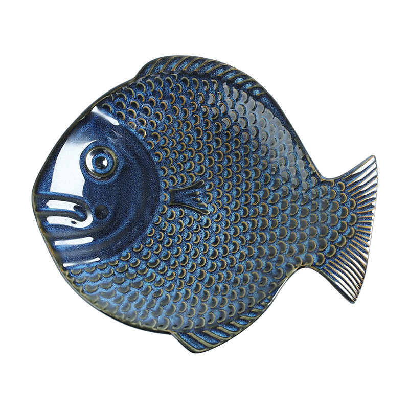 Placa de cerámica de forma especial creativa de estilo japonés hogar plato de pescado azul al por mayor horno esmalte vajilla suministro directo de fábrica placa de cerámica