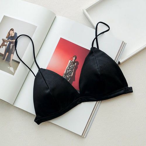 Popular European and American sexy tube tops, gathered deep V small suspenders, beautiful back girls with breast pads and back underwear wholesale