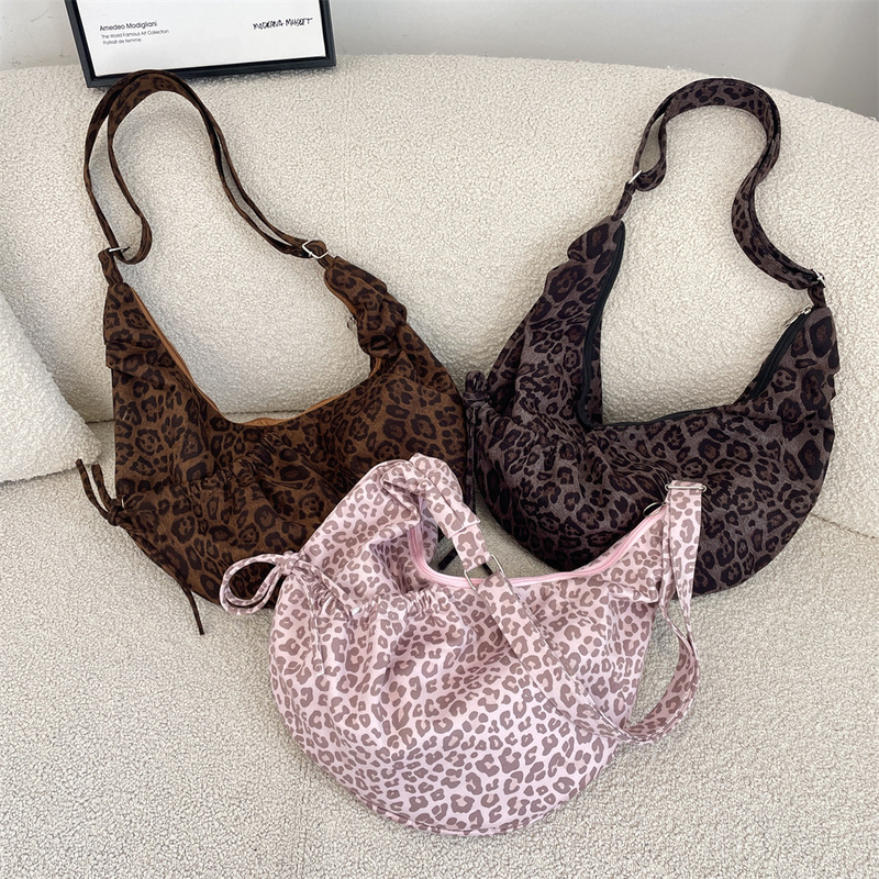 510312 Korean Pleated Suede Shoulder Bag Large Capacity Handbag Leopard Print Texture Western Style Armpit Bag