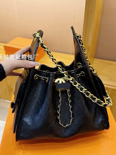Cross-Border Large-Capacity Bucket Bag 2026 New Style Quilted Chain Shoulder Handbag Small Chanel-Style Crossbody Women's Bag