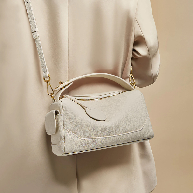 Retro Portable Pillow Bag Women's 2025 New Niche Designer One-Shoulder Messenger Easiest for Match Commuter Bag