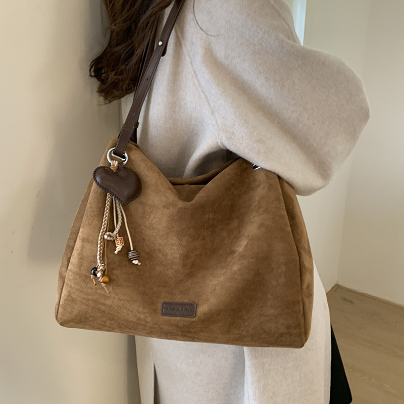 Autumn and Winter Large-Capacity Underarm Commuter Bag Women's Bag 2025 New Suede Tote Bag Simple Shoulder Bag