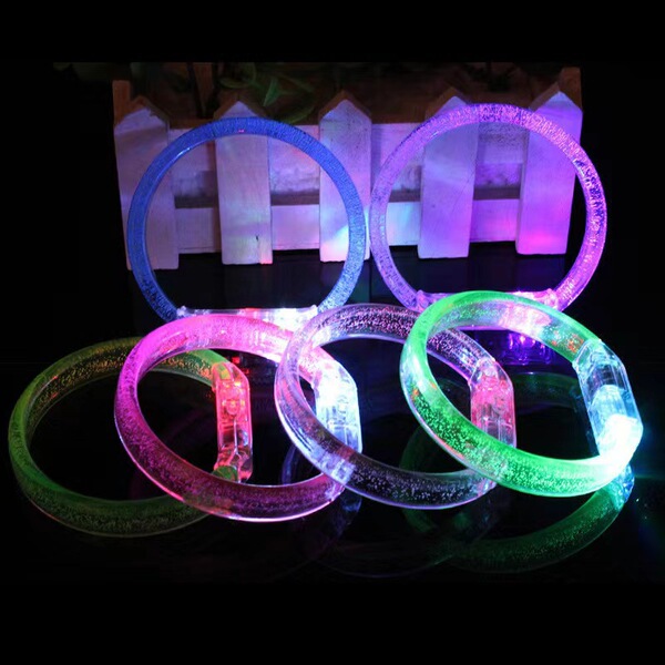 Flashing bracelet