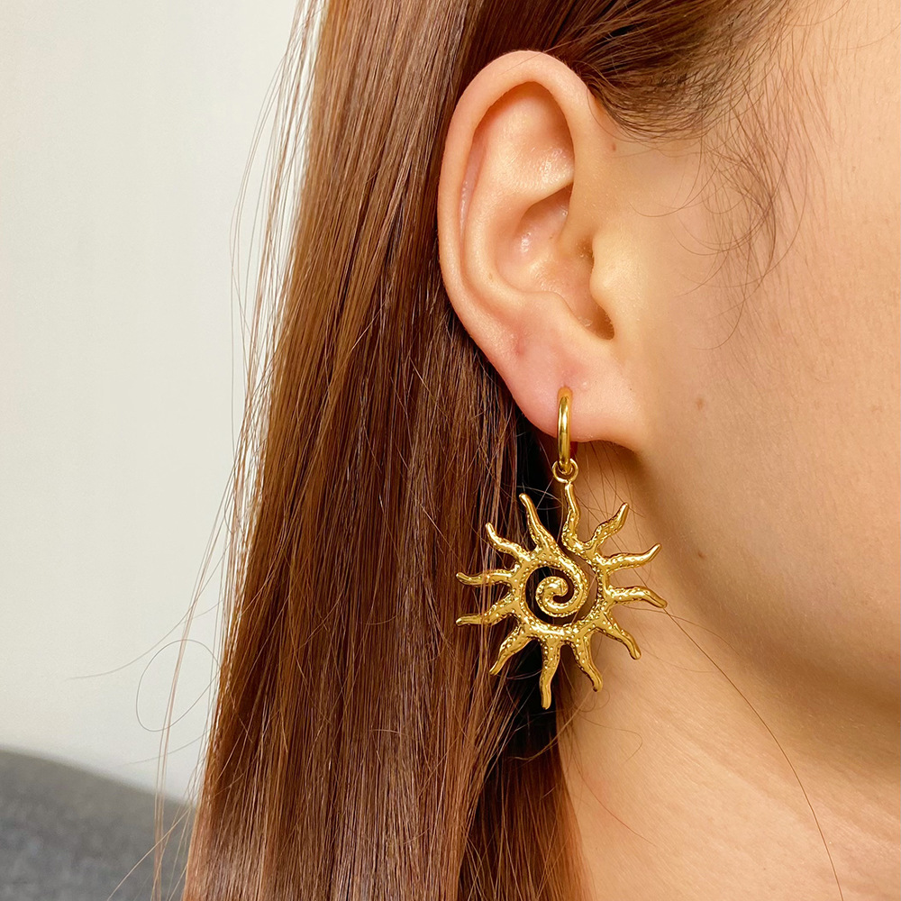 304 Stainless Steel Ear Needle Material 1 Pair Vintage Style Classic Style Sun 304 Stainless Steel 18K Gold Plated Drop Earrings
