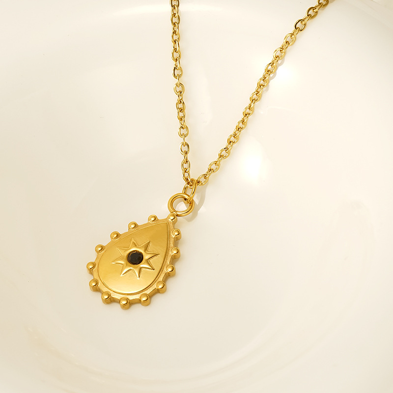 Collar de acero inoxidable retrógrado francés de ocho estrellas personalidad de moda de estilo de moda de colgante de metal de acero de acero clavícula para mujeres