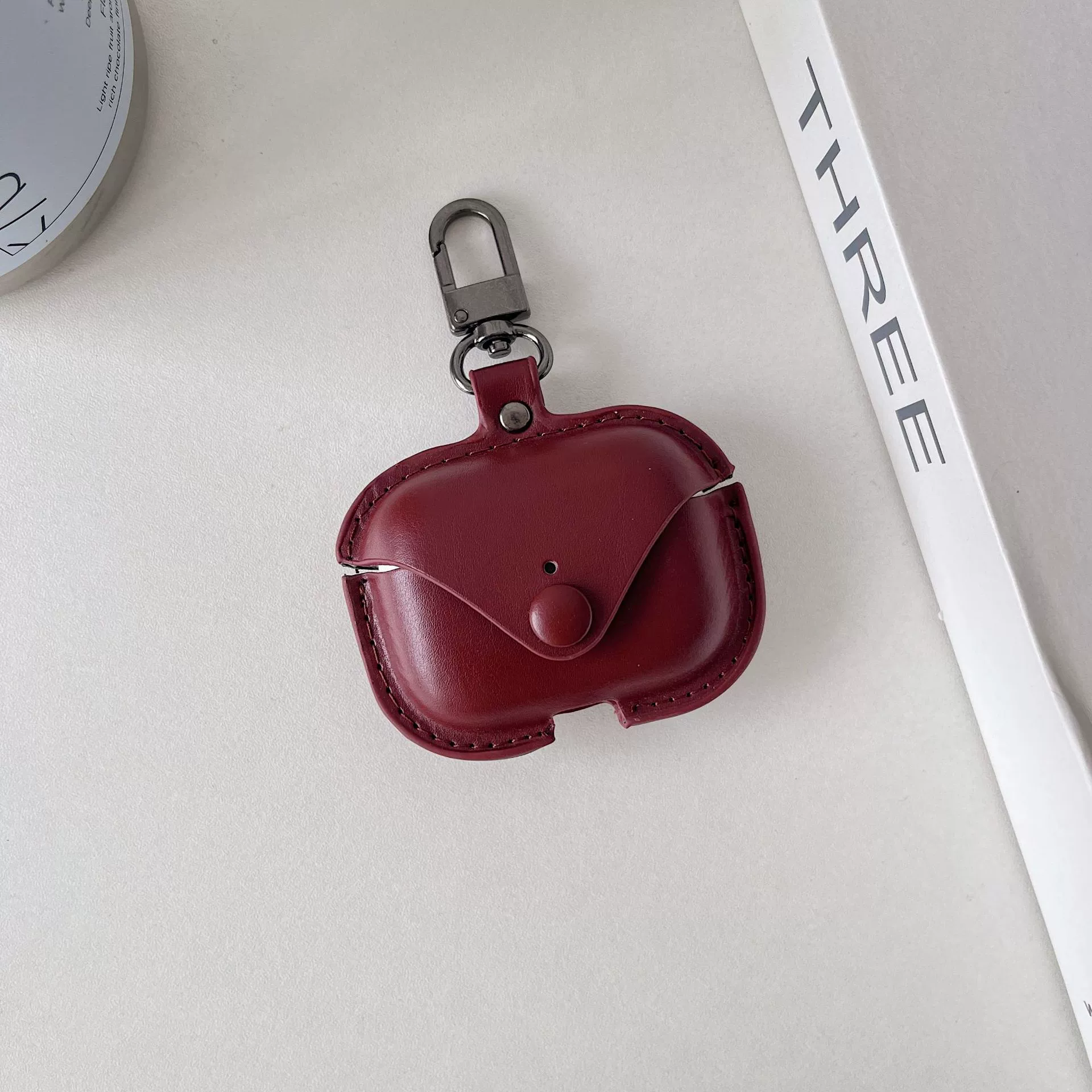 Кожаный чехол Bodisi для AirPods Pro с брелком – компактный чехол для защиты в жирной коже, 5x6x3 см, 0.03 кг