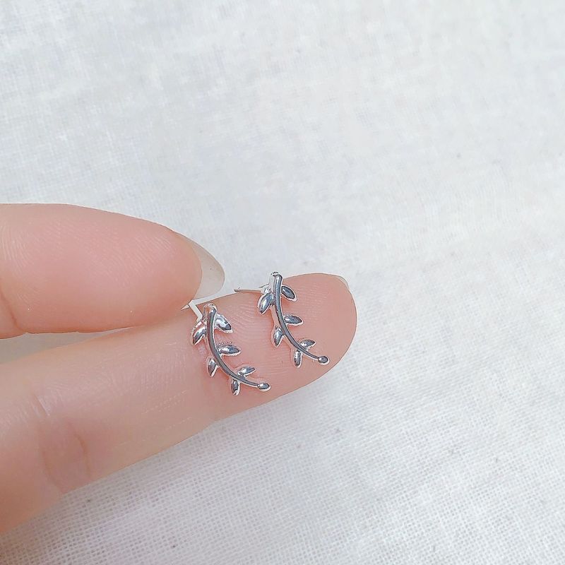 2025 新しいイヤリングデザインニッチハイエンド日常多用途ファッションイヤリング卸売 925 シルバーイヤリング女性のための|undefined