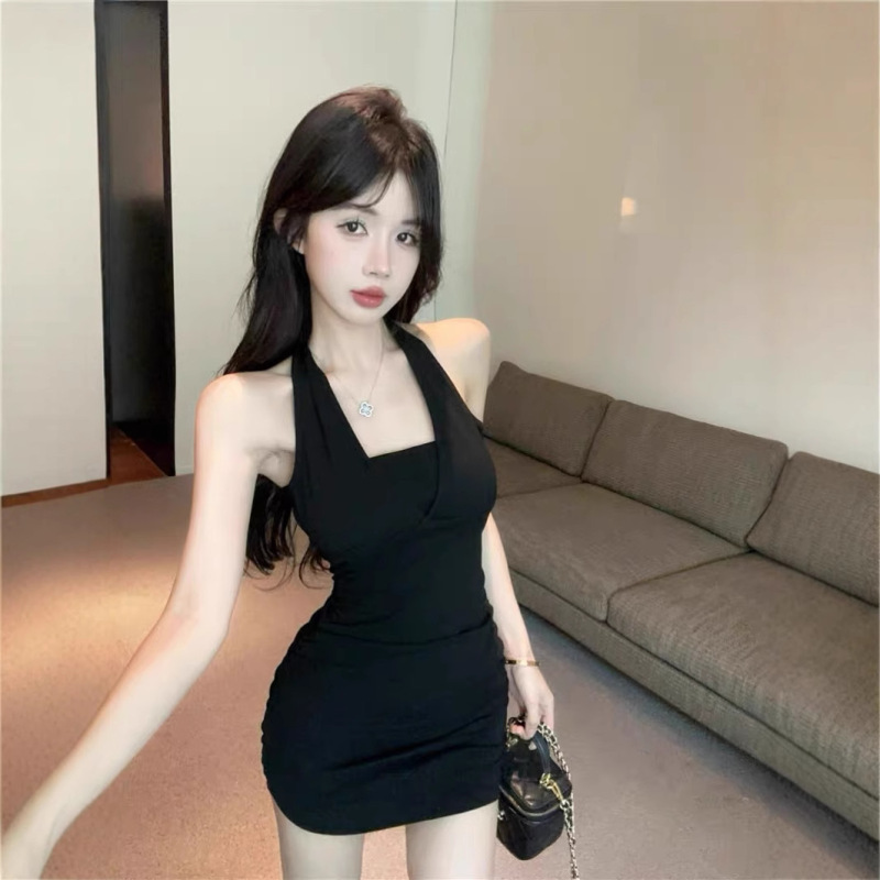 Daomai Hot Girl チェーンホルターネックストラップデザインバックレスサスペンダードレスレディーススリムピュアスカート|undefined