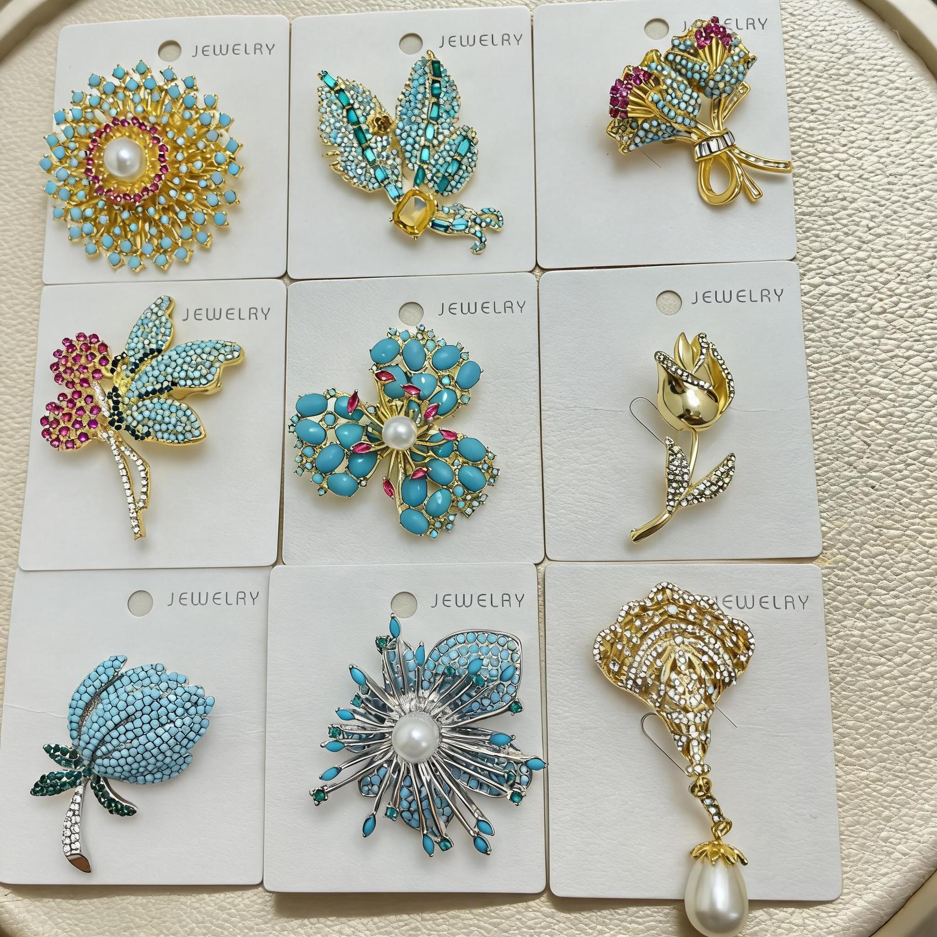 Luxurious and sophisticated blue turquoise vintage pearl brooch for women, exquisite and versatile coat brooch, jacket pin accessory