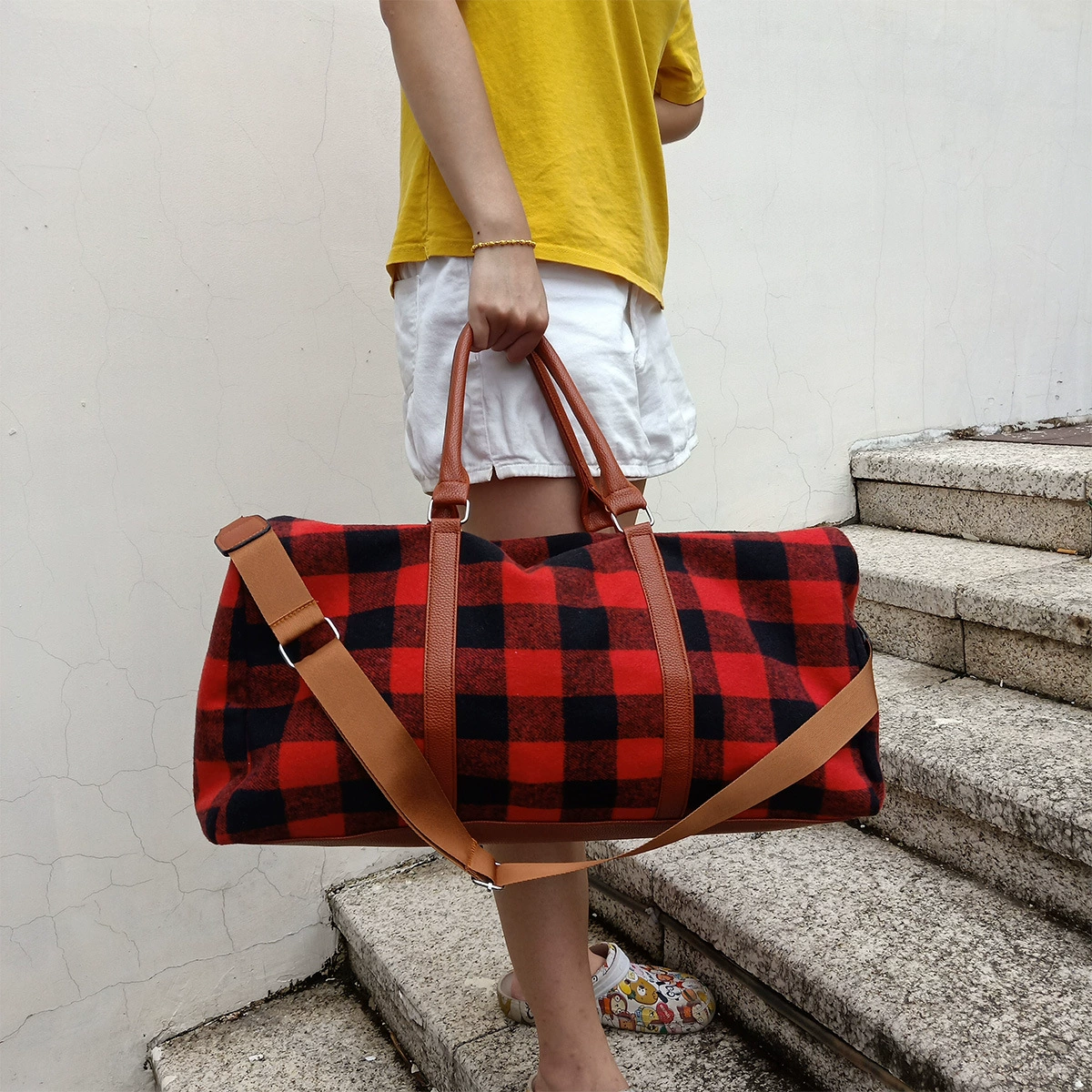 Capacious travel bag, polyurethane pen, one-shoulder bag, bag strap