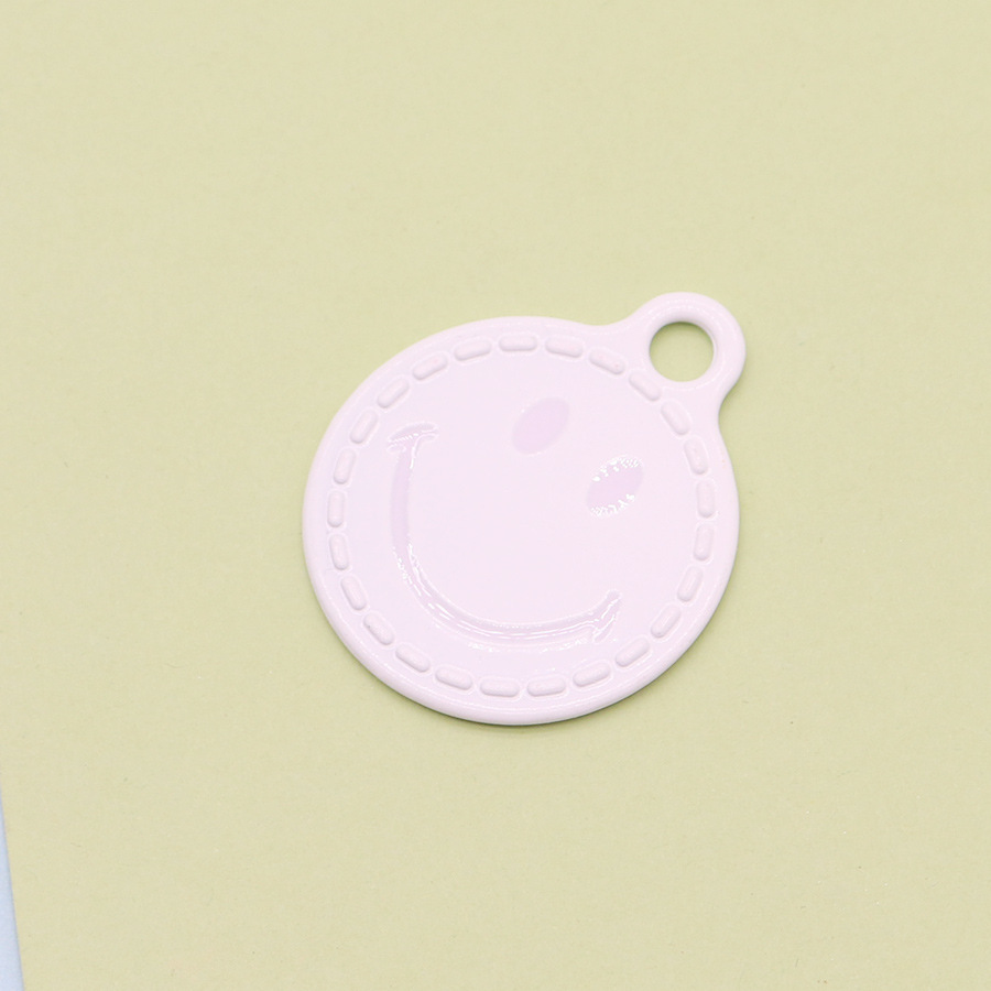 Ventas transfronterizas de color sonriente aleación de pulverización pintada sonrisa dulce colgante DIY auriculares collares joyas accesorios