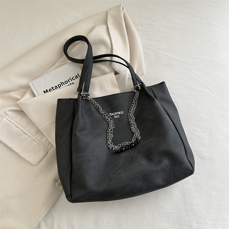 Bolsa de hombro retro de gran capacidad para viajar a la cadena de trabajo para mujeres 2024 primavera y verano nicho bolsas de brazo bolsas de moda
