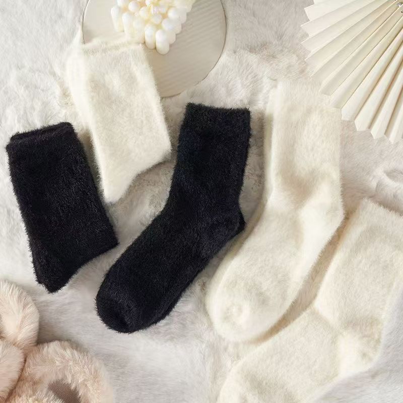 Pareja de invierno forrada de lana engrosada a prueba de frío Toalla de mujer caliente inferior Terry calcetines Zhuji suministro de fábrica al por mayor calcetines de hombre