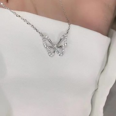 S925銀メッキプラチナ高級蝶ネックレスプレゼントins小衆冷淡風軽豪華個性ネット赤ペンダント