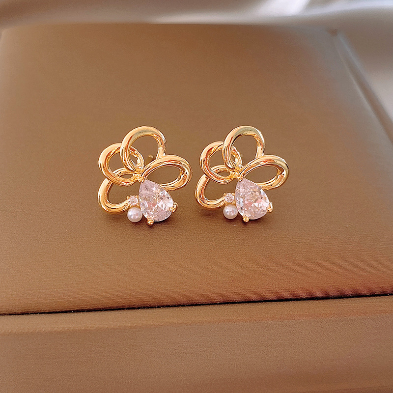 Pendientes de borla de flores de tul de aguja de plata Pendientes de súper hada verde menta fresca Pendientes de diseño exagerado de nicho