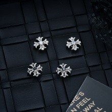 复古克罗十字架锆石满钻磁吸耳夹男女个性冷淡风小众轻奢耳饰品潮