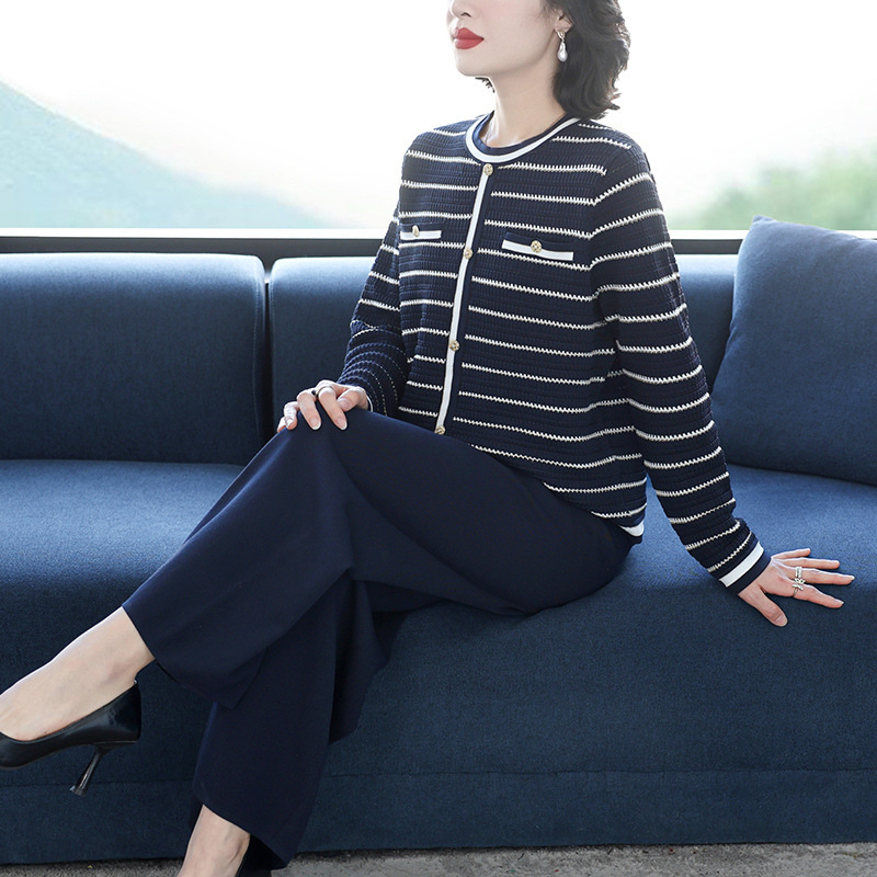 Spring New Style Elegant All-match Middle-aged Mother Dress Striped Two-piece Set Fashion Casual Mother Dress suit Sweater Spring New Style Elegant All-match Middle-aged Mother Dress Striped Two-piece Set Fashion Casual Mother Dress suit Sweater