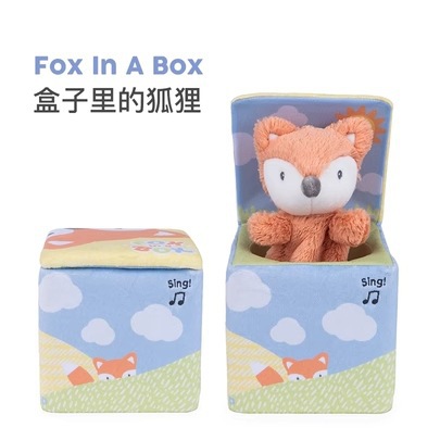 アメリカのbaby gundの誕生日熊熊の誕生日おめでとう歌はろうそくを吹いて赤ちゃんの子供のぬいぐるみをなだめる