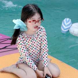 泳装游玩甜美可爱长袖女童泳衣连体防晒风游泳衣沙滩速干其它
