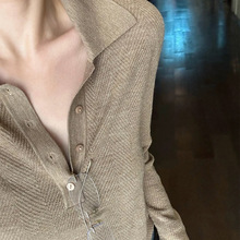 极简气质老钱polo领卡其色针织衫秋季女流行鱼骨纹羊毛修身打底衫