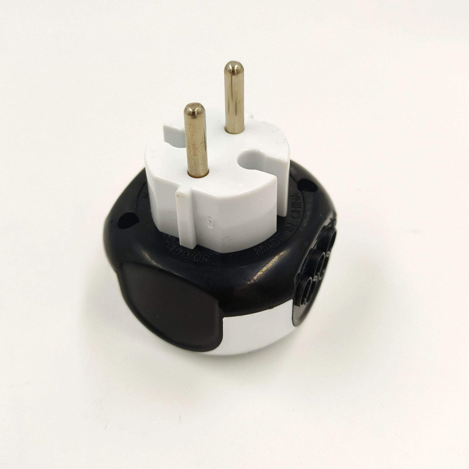 British socket 1901 European standard conversion plug protection household multi-function jack power plug with light two round plugs