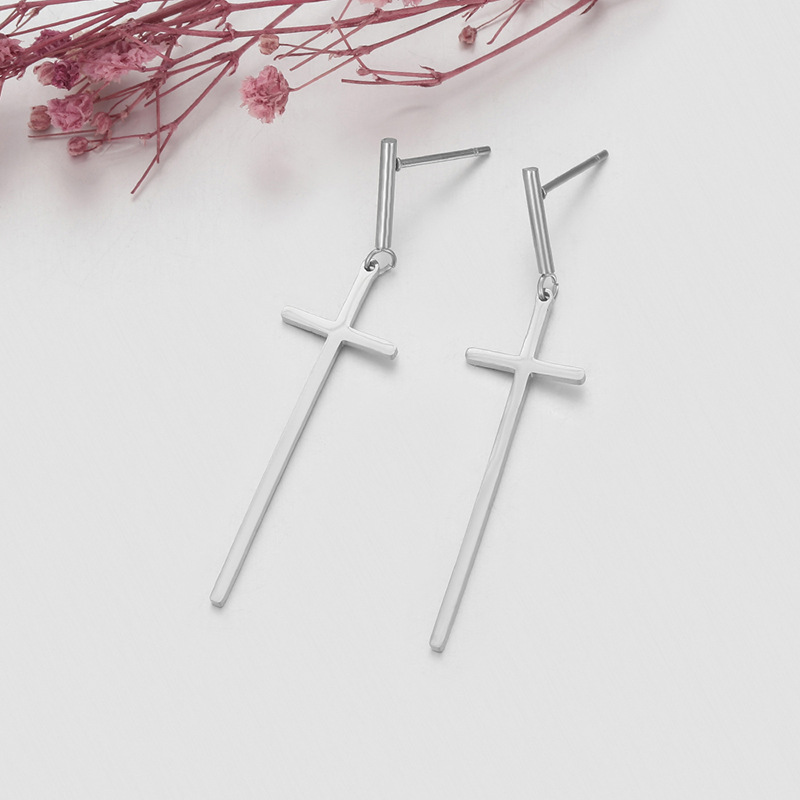 Joyas Xuping Europa y América transfronterizas de acero inoxidable color cruzado pendientes de estilo simple y frío pendientes personales al por mayor mujeres