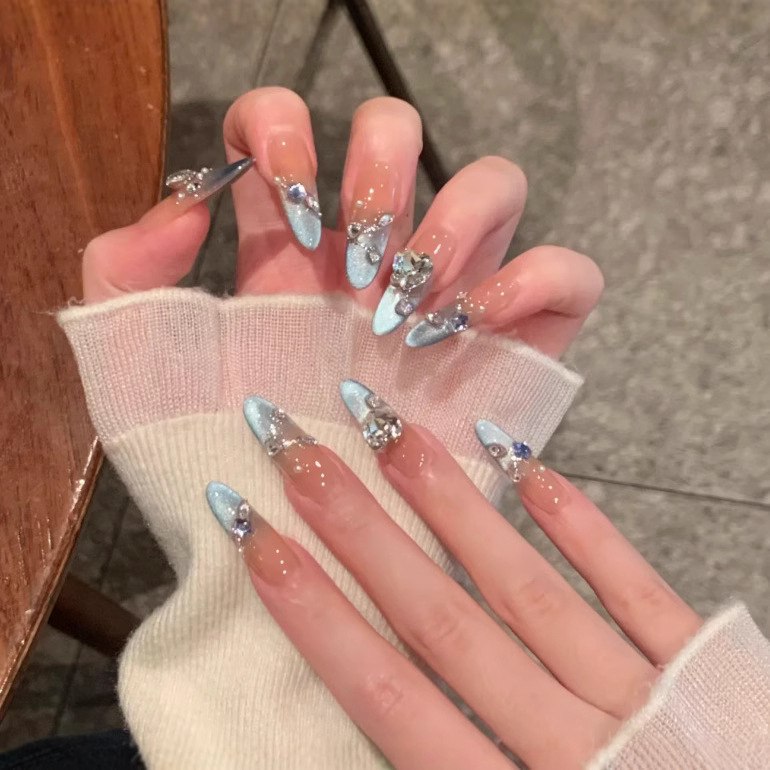 Uñas postizas hechas a mano con diamantes de imitación brillantes, estilo popular, uñas postizas de alta gama, estilo puro y sensual, efecto iluminador, piezas de uñas postizas hechas a mano.