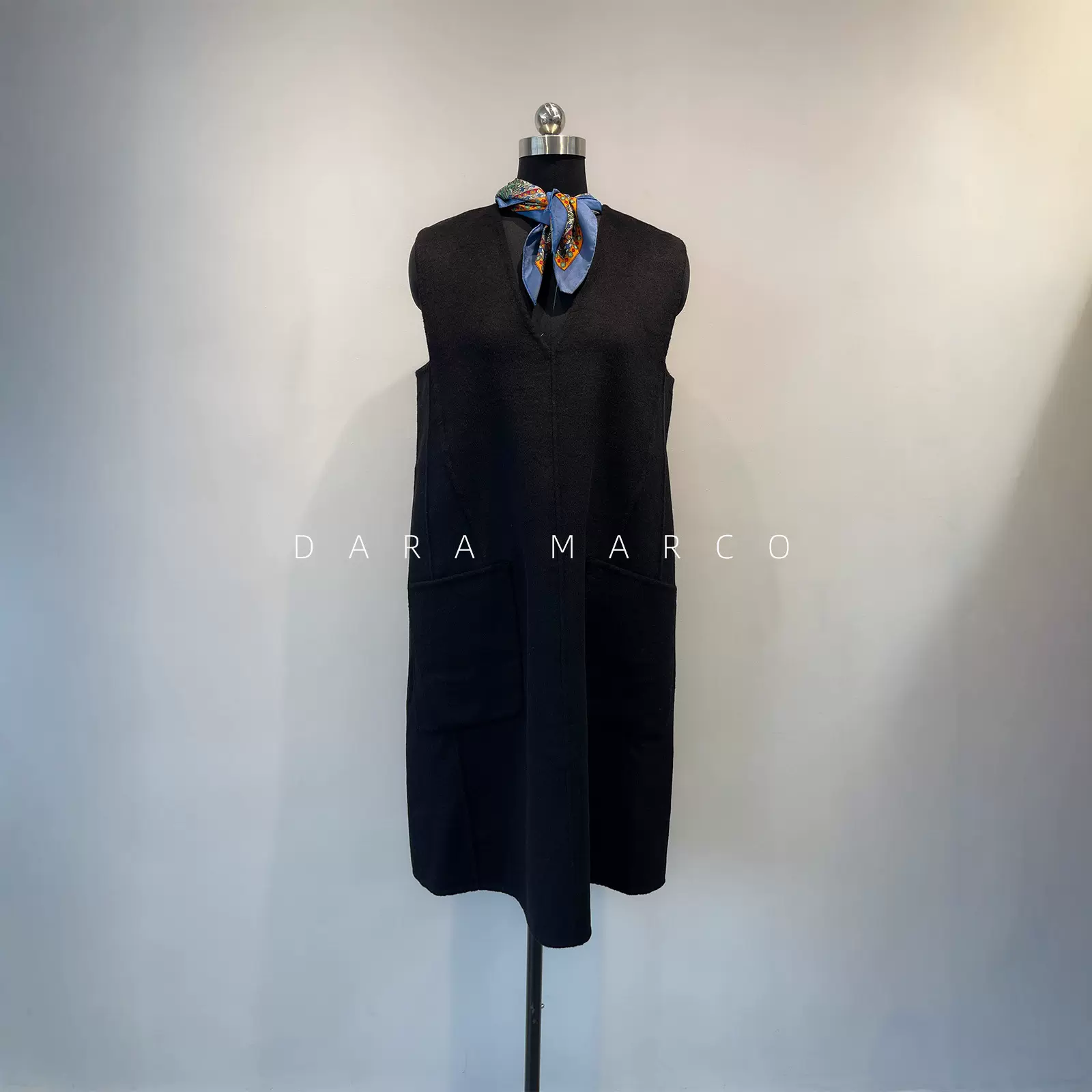 「光泽质感」C*S双面呢羊毛混纺大衣款连衣裙黑色V领无袖气质A字