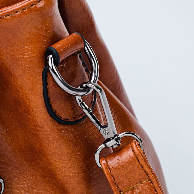 European and American retro women's bag trend, new cross-border hand-held shoulder crossbody bag made of oil wax leather for export, one piece, global consignment undefined
