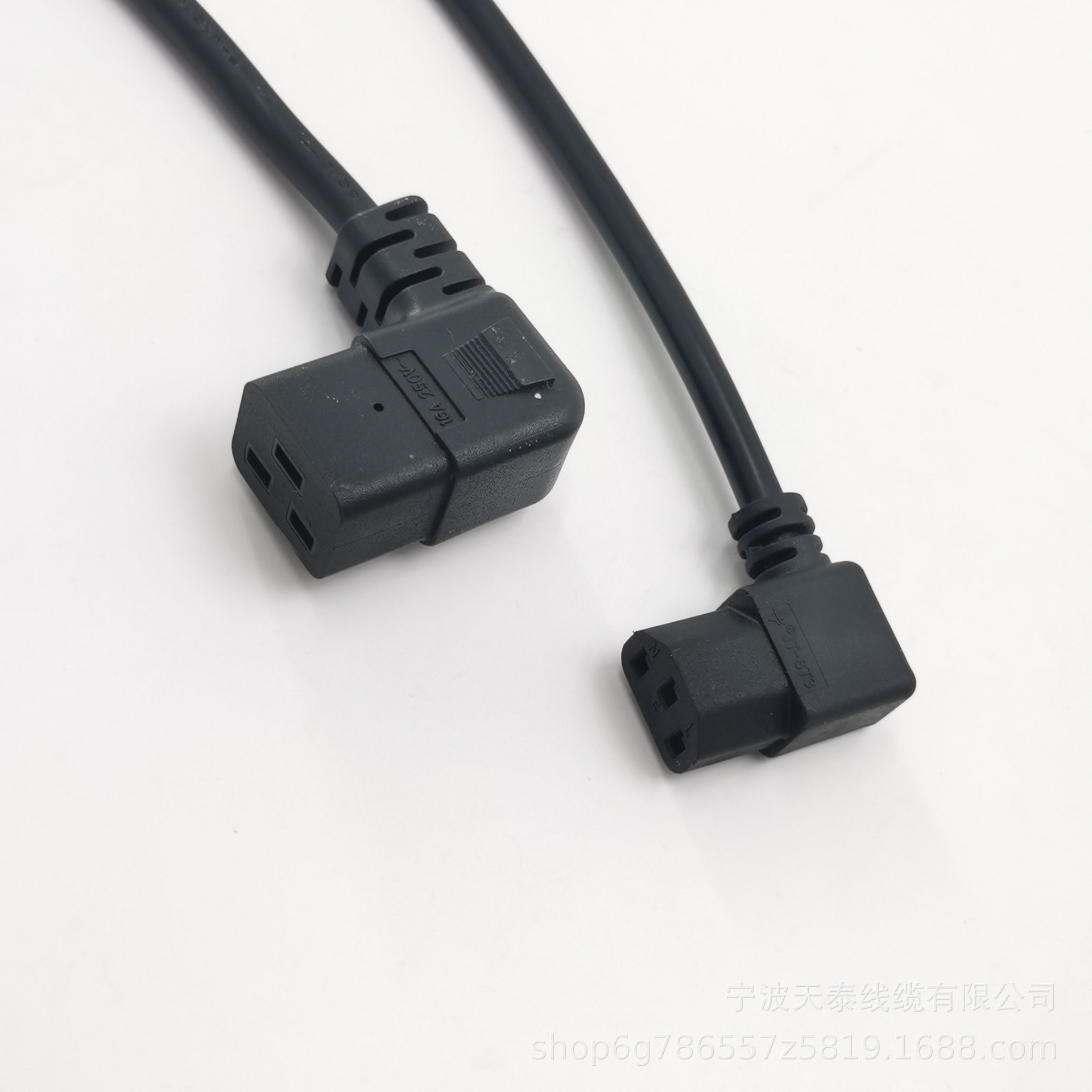 供应IEC电源线带锁C13C14 90度弯插头防脱C19转C14 PDU机房转换线