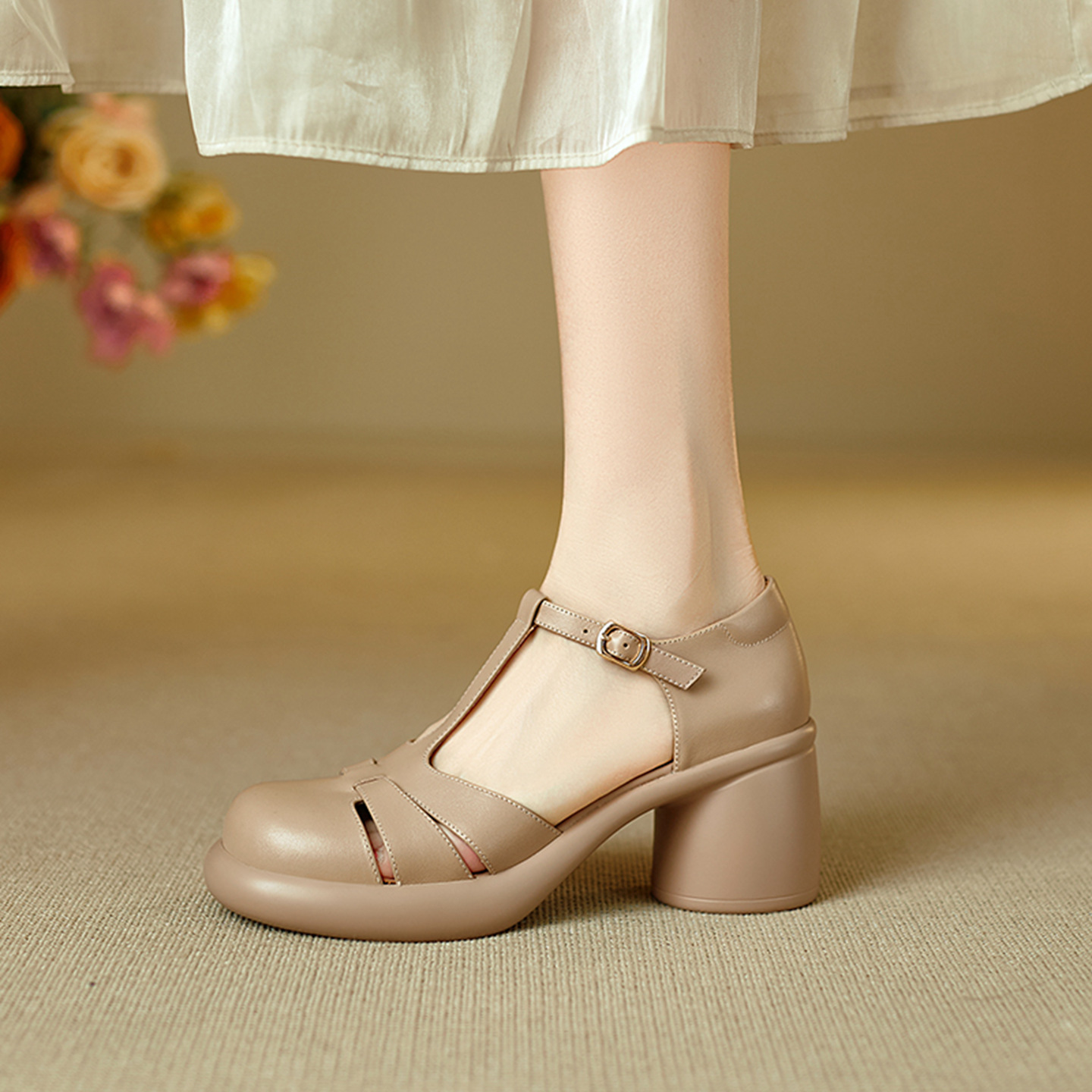 Sandal cao gót nữ mũi kín gót 7.5 cm phong cách vintage quai chữ T — màu nâu