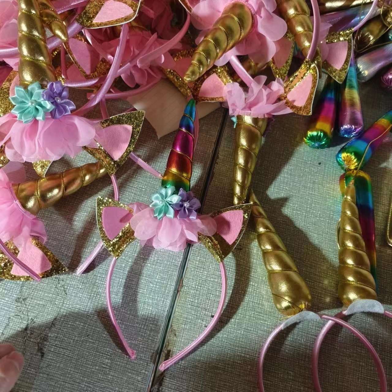 Unicornio de Halloween para niños con diadema de luz fiesta de cumpleaños transfronterizo Amazon