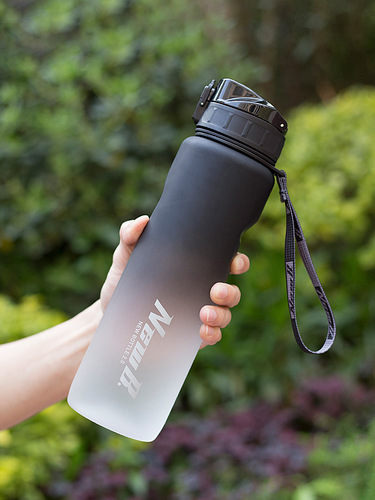 Super Large Capacity Sports Water Bottle Fitness Portable Plastic Water Bottle Anti-Fall  Personalized New Arrival