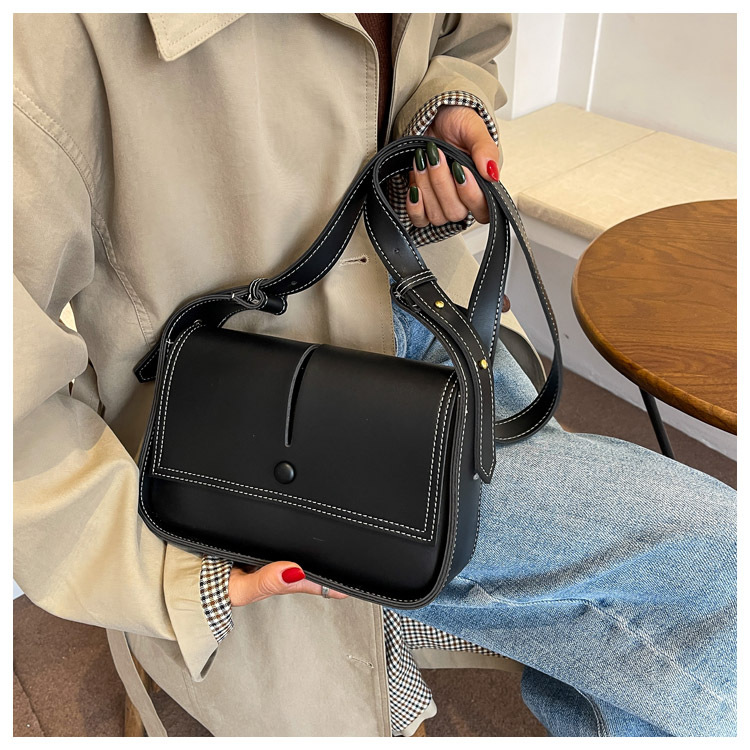 Autumn And Winter Texture 2021 New Trendy Fashion Messenger High-end Small Square Bag display picture 5