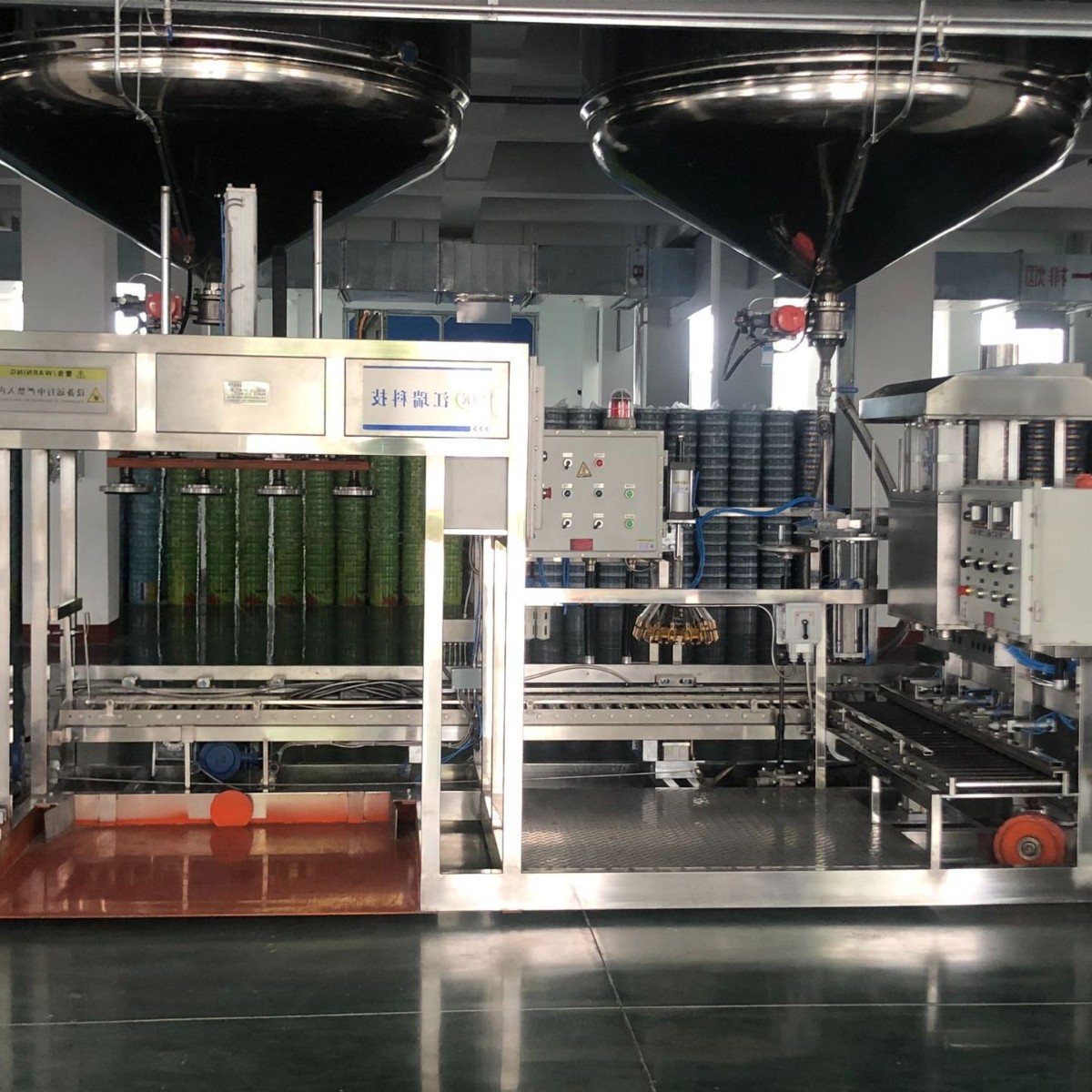 全自动油漆灌装机油漆涂料成产线铁通灌装机包装机定量灌装生产