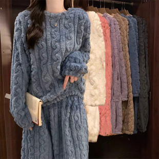 ɺ���q˯�¶���Ů�¿�ӽq�ɼ����b�����m�q�Ӽҷ����e���⴩˯ѝ