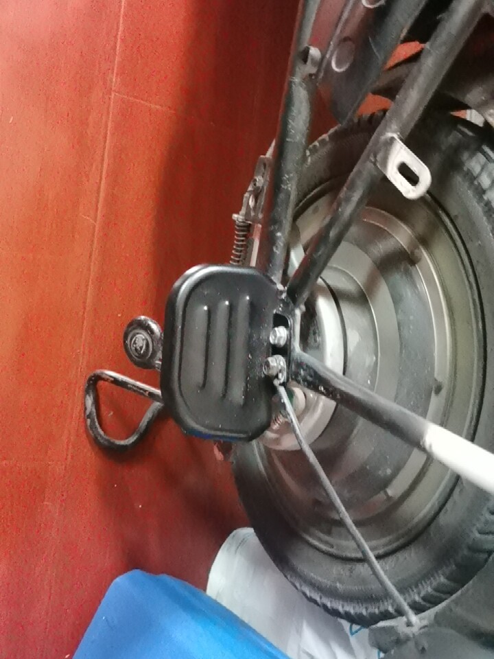 Suitable for Aima Yadi New National Standard Electric Vehicles, Simple Rear Footrests for Electric Vehicles, Modified Folding Foot Pedals