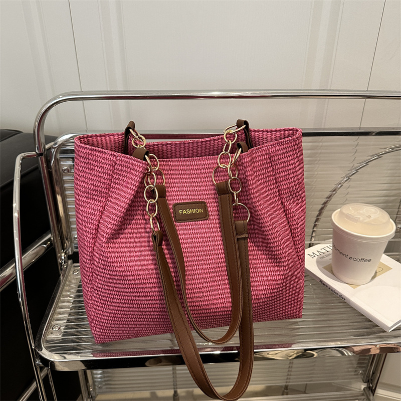 Bolso de viaje de gran capacidad para mujer 2025 verano nuevo estilo de alta gama bolso de axila de un solo hombro popular de este año bolso Tote femenino
