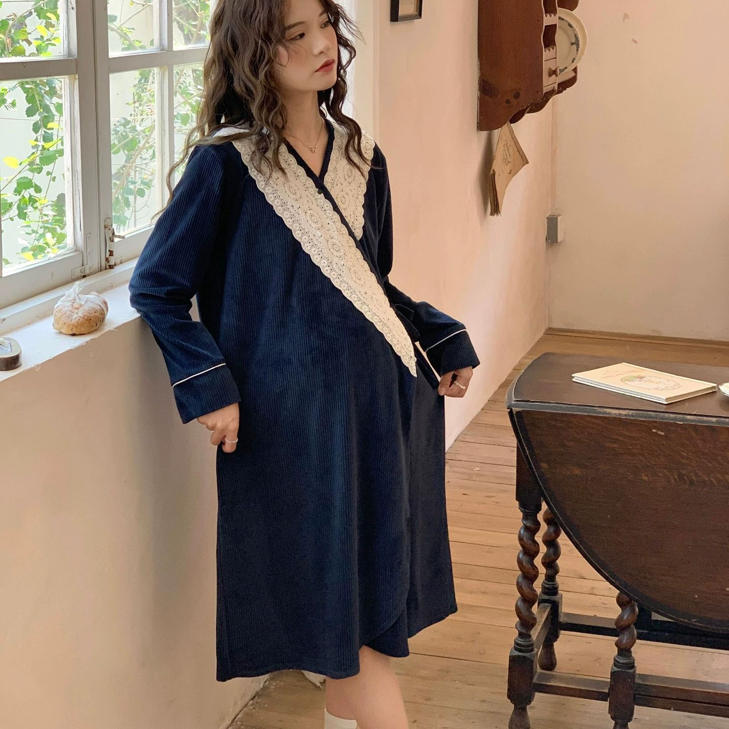 [Спот 88176] Освенение одежда осенью и зимой постнатальная коралловая бархатная кормящая ночная рубашка 10 месяцев 11 весна и осень