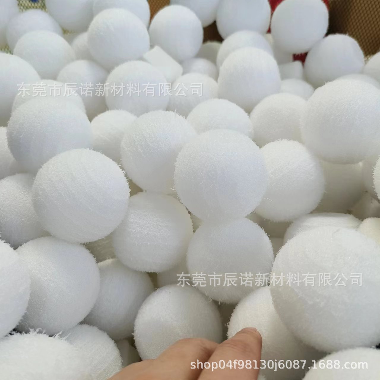吸纳油渍 净化水质EPE珍珠棉球60MM白色珍珠棉球儿童游乐场防摔球