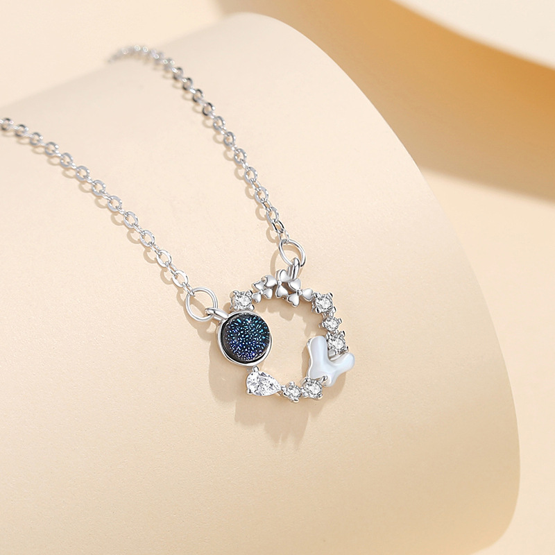 S925 plata de ley collar de corona de mariposa de lujo ligero flor femenina diseño de alta calidad cadena de clavícula joyería San Valentín