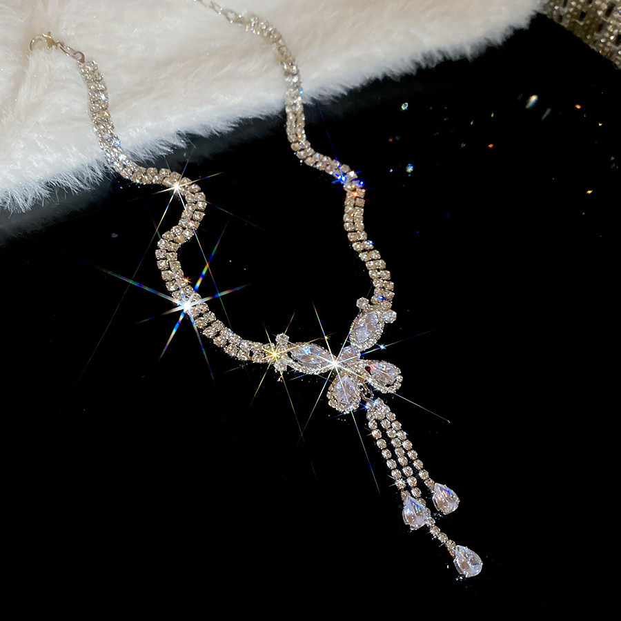 Medieval vintage diamantes goteo pendientes collar ligero lujo nicho cerradura estilo palacio conjunto de joyas exquisitas