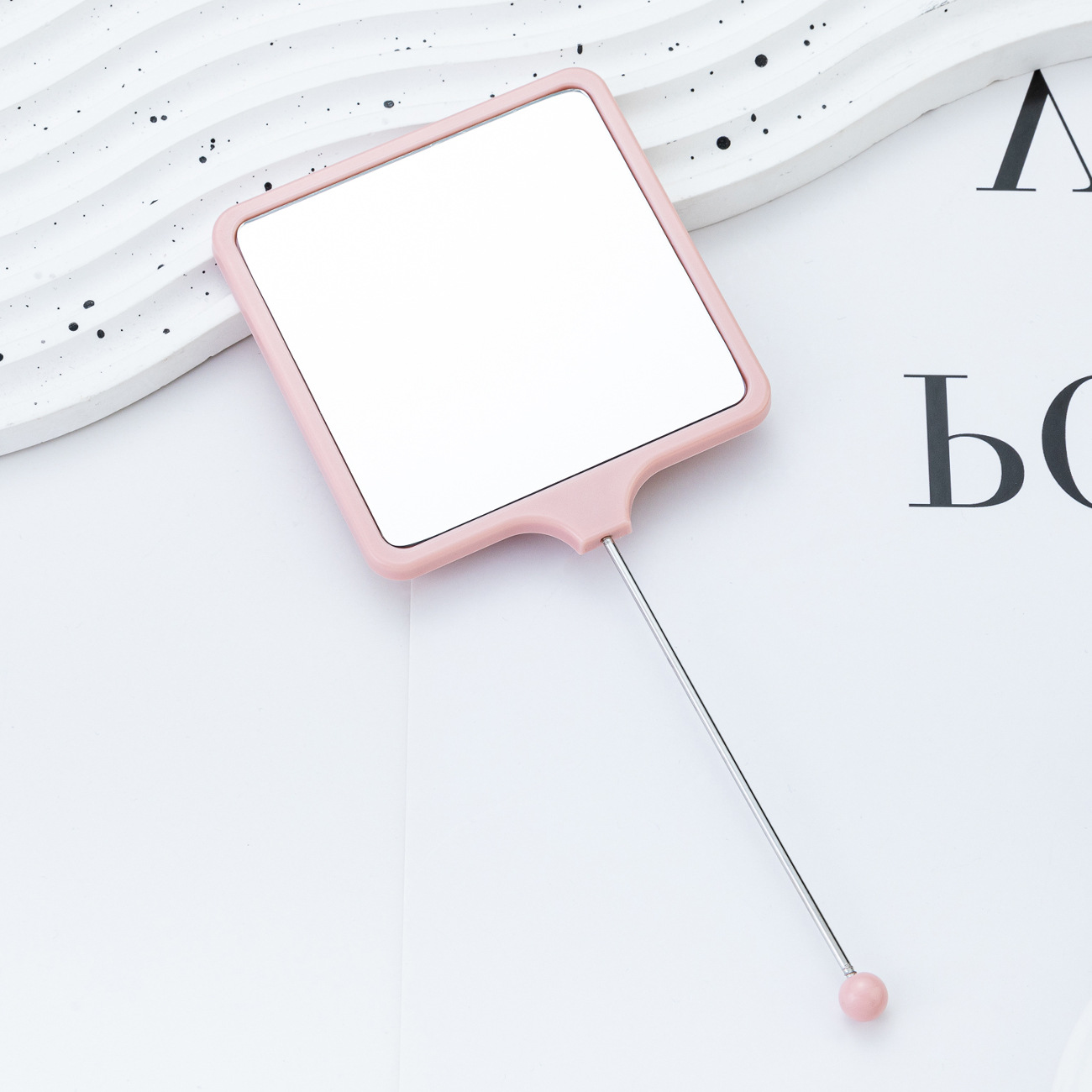 Espejo de mano al por mayor espejo de maquillaje HD multicolor bricolaje cuadrado mango espejo portátil portátil de una cara vestidor espejo