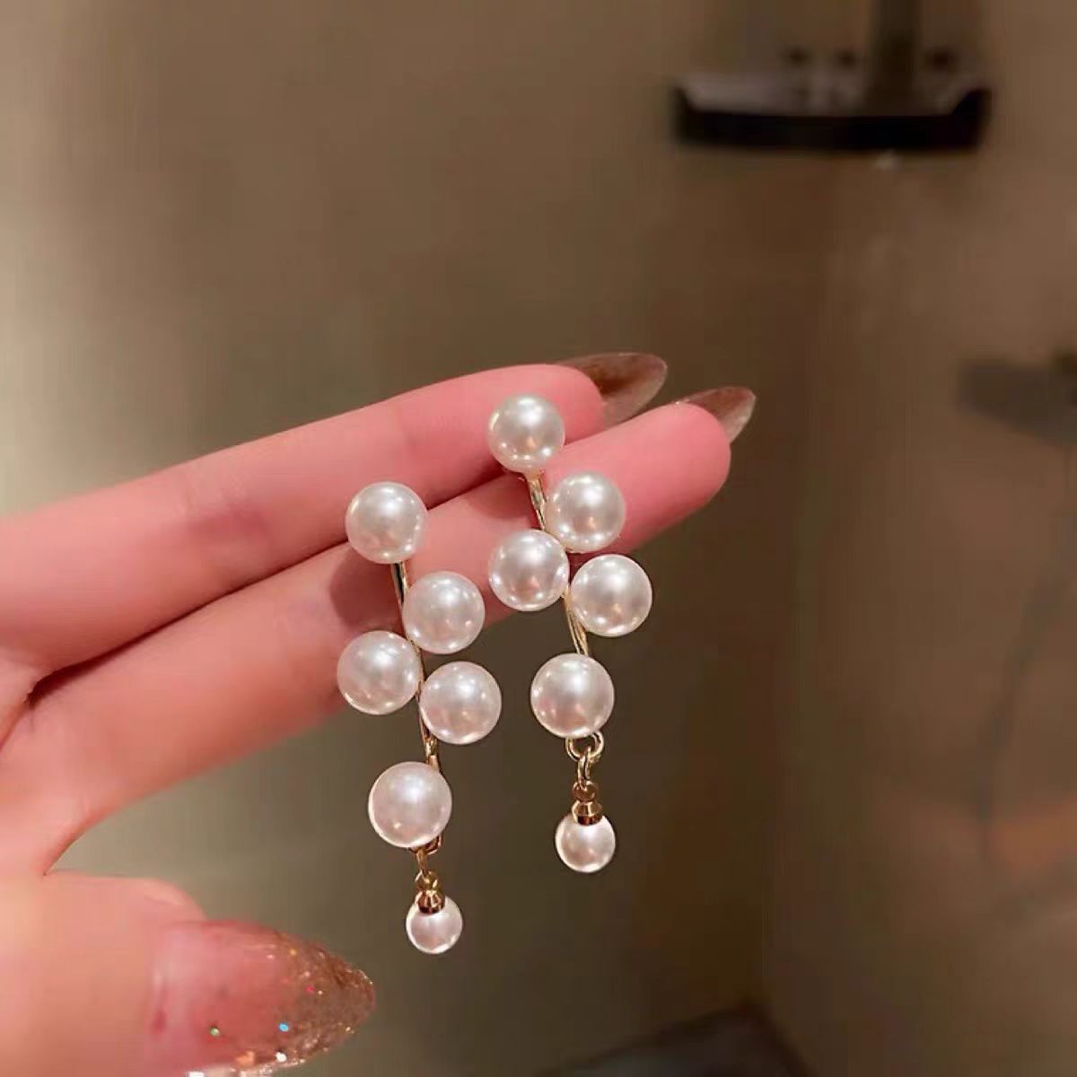 Pendientes largos con flecos elegantes y diamantes con aguja de plata Pendientes de todo fósforo de temperamento de nicho Pendientes simples y ligeros de lujo de alta gama Mujeres