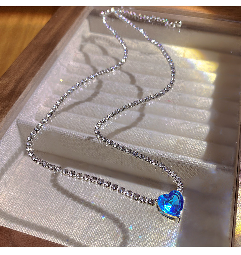 Super Flash Blue Heart-Shaped Zircon Necklace Delicate Rhinestone Clavicle Chain