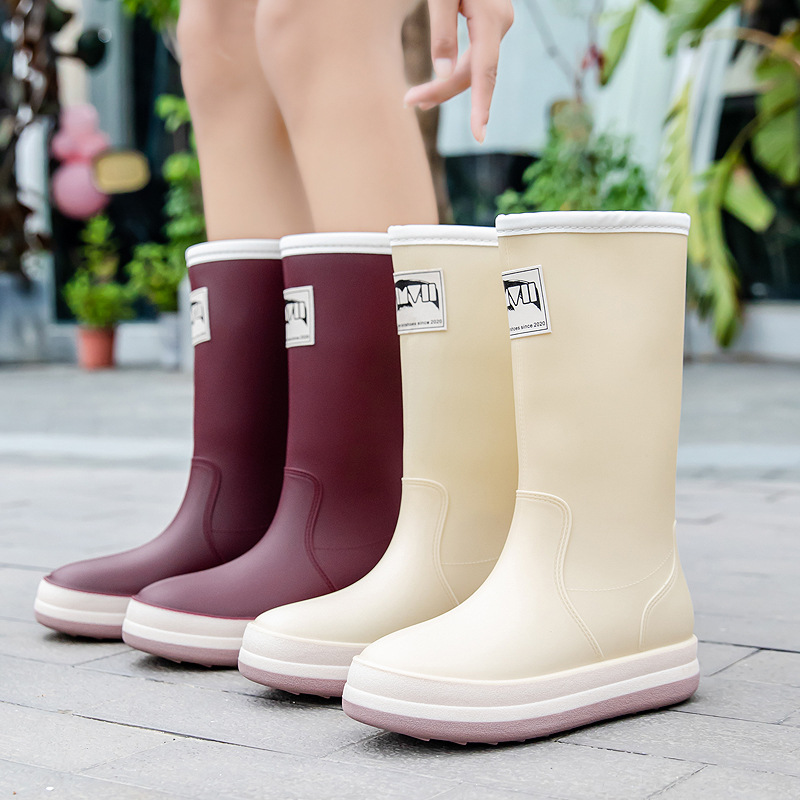 Nueva pareja de moda de alta Botas de lluvia de invierno de algodón acolchado cálido mujeres impermeables zapatos de goma de lluvia Zapatos de agua al aire libre de los hombres image 5