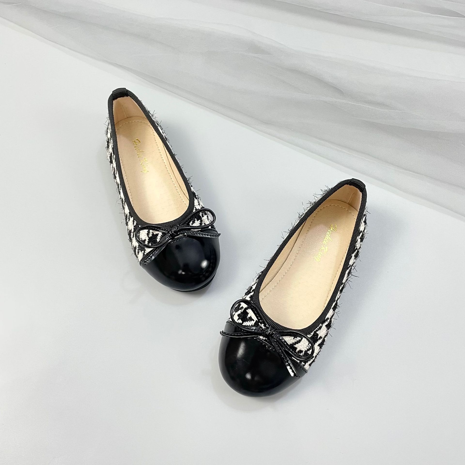 Girls' Leather shoes spring, summer and autumn new fashion Chanel style houndstooth dance shoes parent-child single-layer shoes soft bottom princess shoes