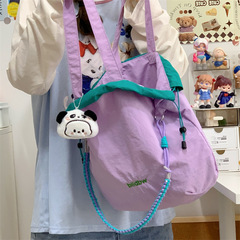 夏の新型トートバッグのたるみ感があります。