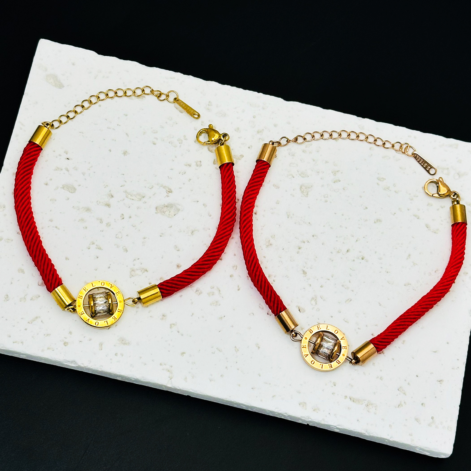 Celebrativo tejido de cuerda roja con diamantes romanos no se desvanece auspicioso diseño de moda universal pulsera joyería para mujeres